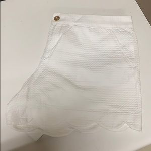 White Lilly Pulitzer scalloped short